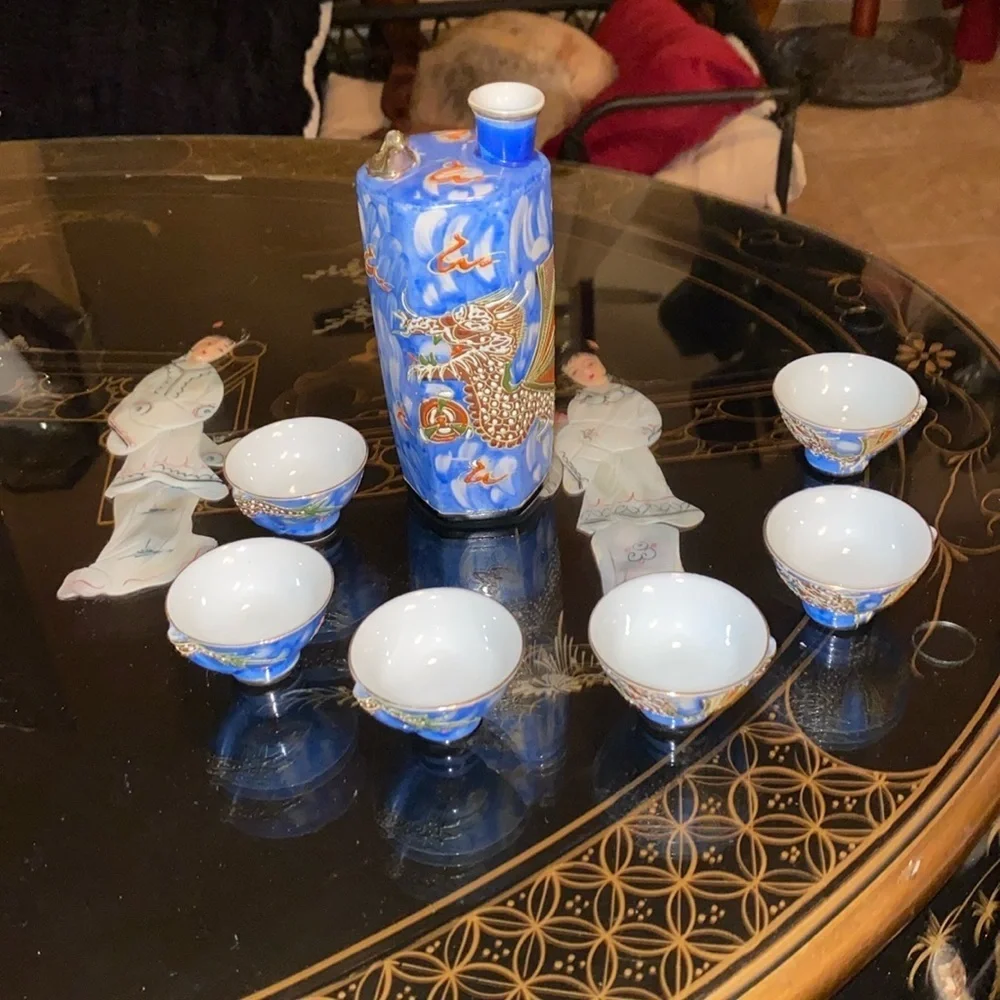 Vintage Moriage Dragonware Sake Set- 7 Pieces